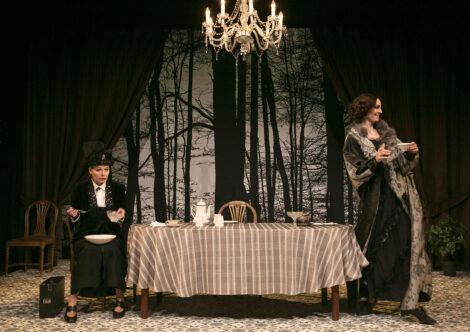 TeaterNuutrum_Väikesedsaladused_Triinu Meriste ja Helena Merzin Tamm_teatrifoto_fotograaf Mari Rostfeldt.