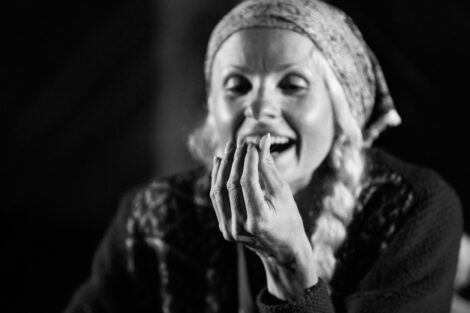 Elina Pähklimägi - Naisteranna needus - Teater Nuutrum - fotograaf Mari Rostfeldt