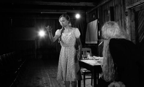 Amanda Hermiine Künnapas - Naisteranna needus - Teater Nuutrum - fotograaf Mari Rostfeldt